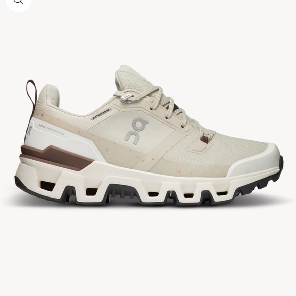 ON Cloudwander Waterproof  women size 9.5 
COLOR: SAND | IVORY $ 170 - Picture 2 of 16